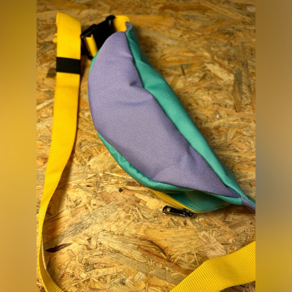 Vans x Simpsons Fanny Pack Lisa For President Collab - Picture 8 of 8